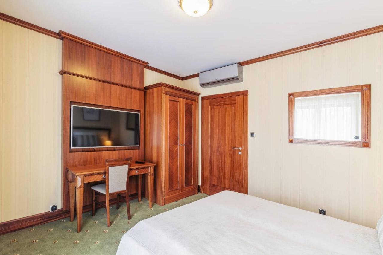 Prestige With Sauna By Grand Apartment *